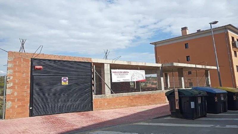 Building for sale in  Teruel Capital