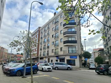 Pis amb ascensor en venda a Rúa Cesáreo González