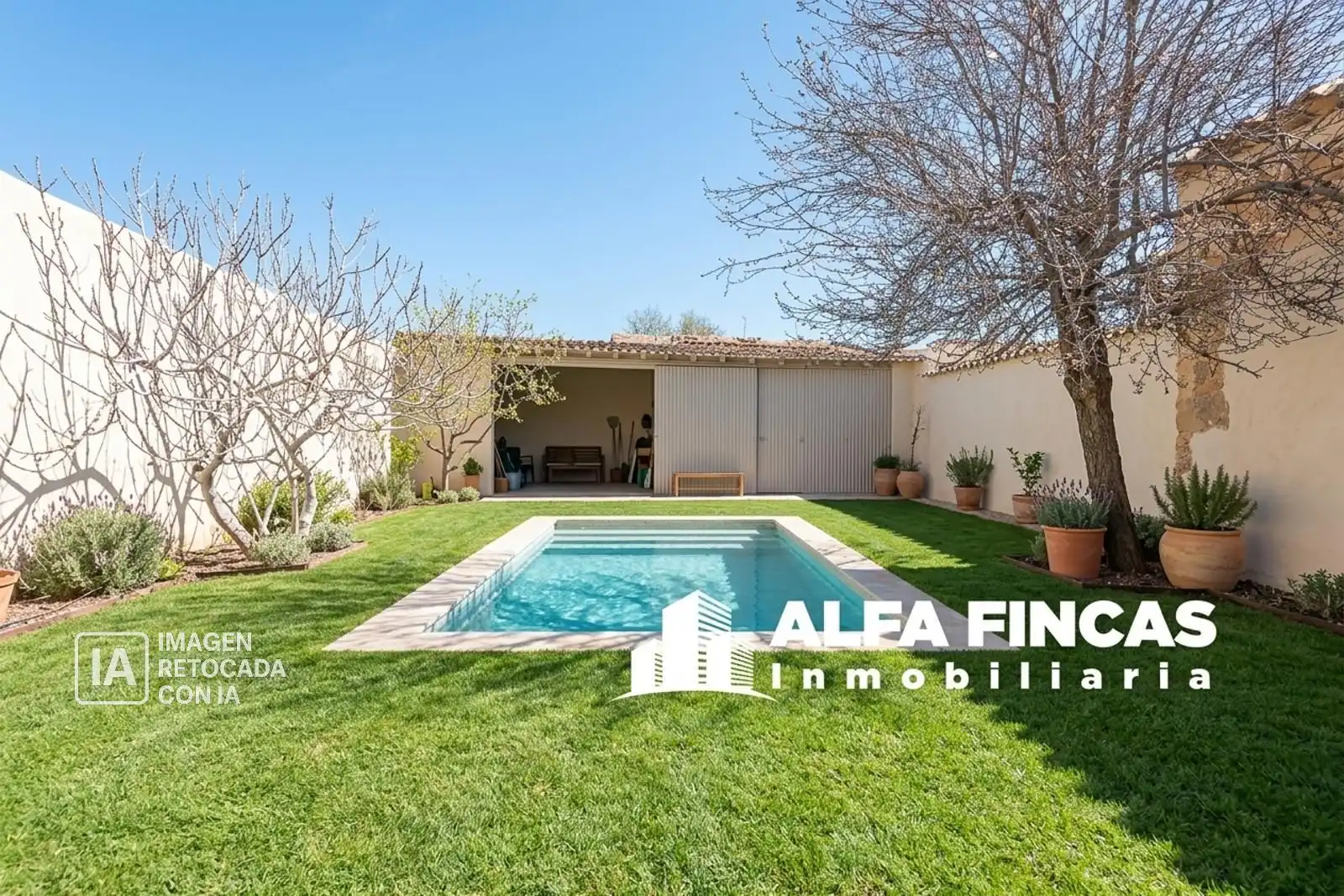 Vista exterior de Casa o xalet en venda en El Provencio   amb Jardí privat