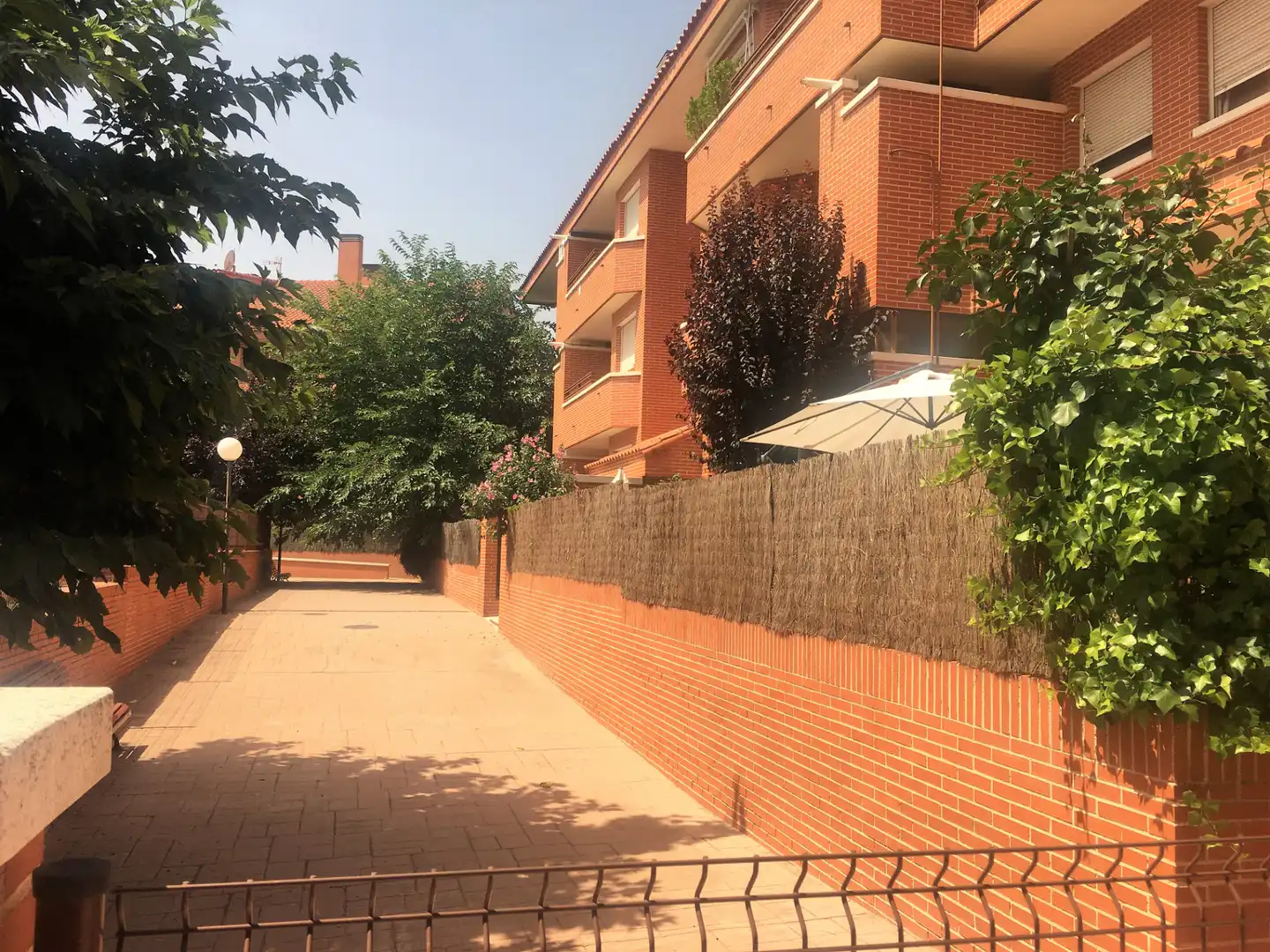 Vista exterior de Apartamento de alquiler en Pozuelo de Alarcón con Calefacción, Parquet y Terraza