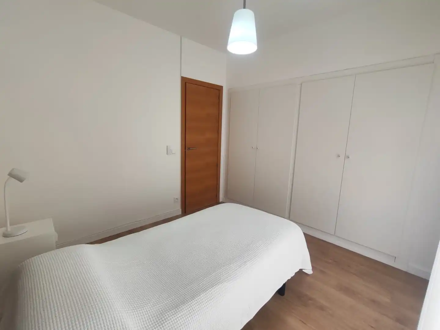 Dormitori de Pis en venda en Girona amb Aire condicionat, Calefacció i Parquet