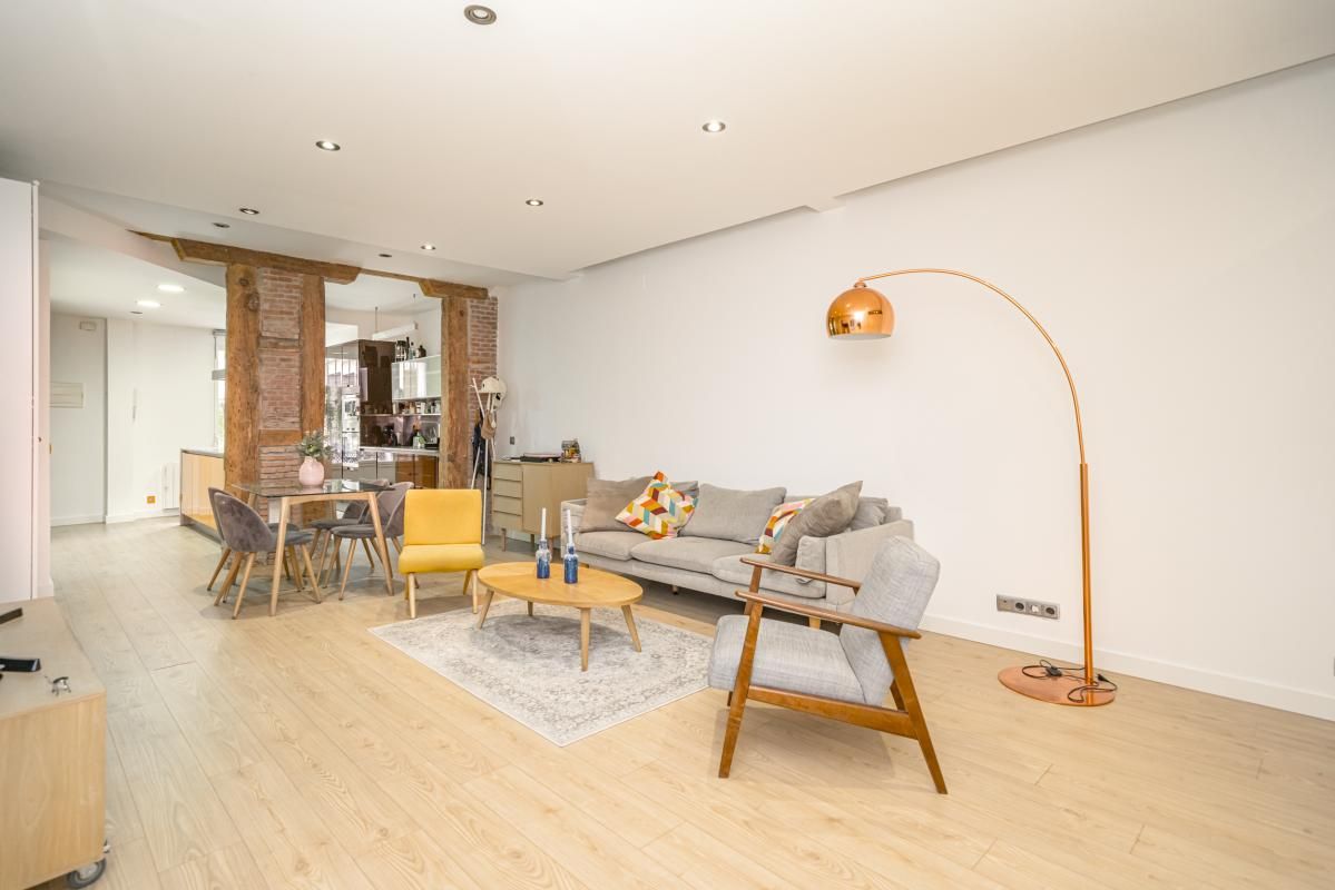Living room of Planta baja for sale in  Madrid Capital  with Air Conditioner, Terrace and Furnished
