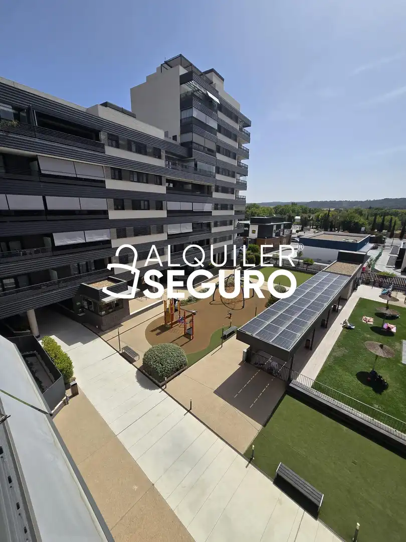 Aparcament de Pis de lloguer en Alcalá de Henares amb Aire condicionat, Calefacció i Terrassa