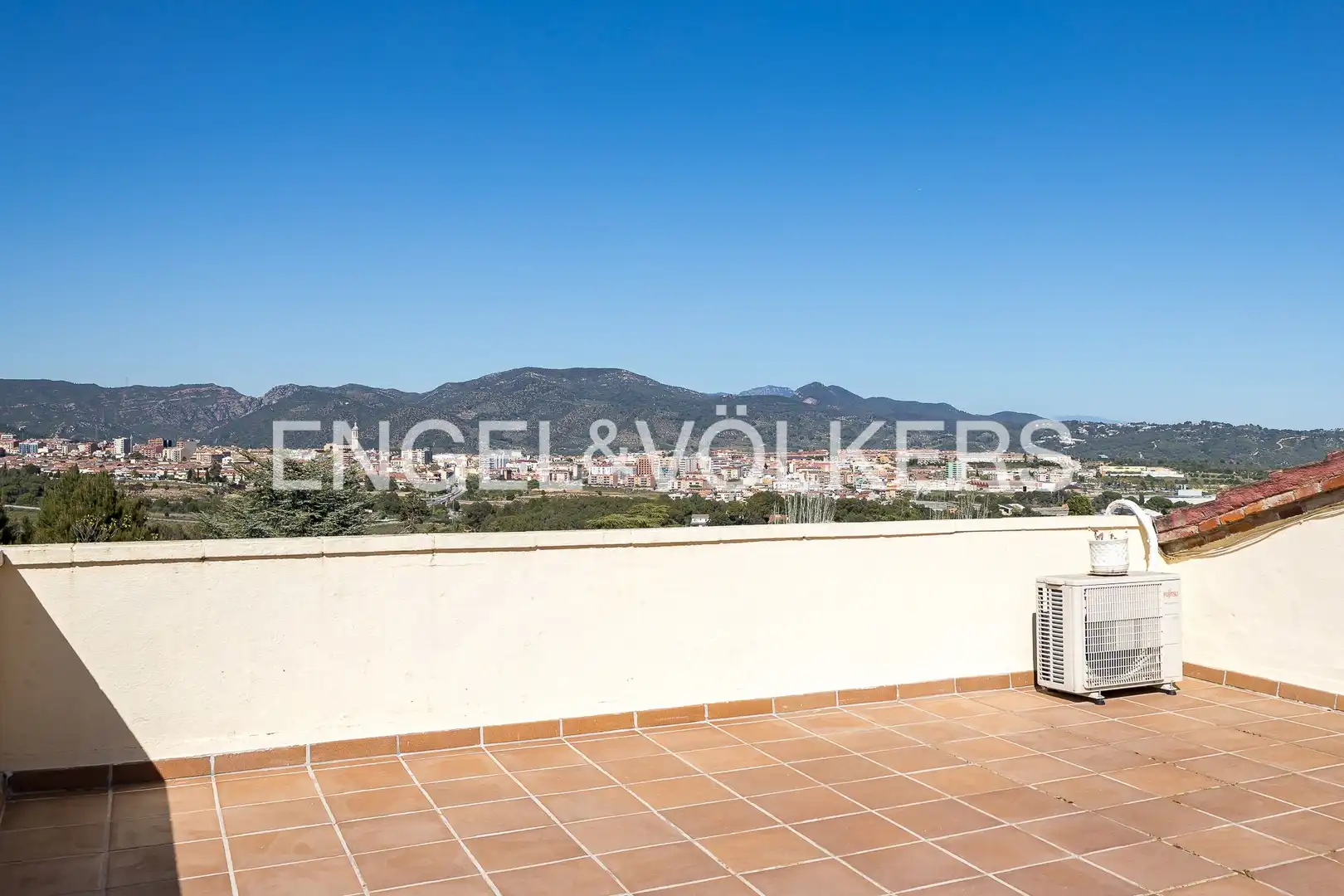 Terraza de Casa o chalet en venta en Esparreguera con Aire acondicionado, Calefacción y Jardín privado
