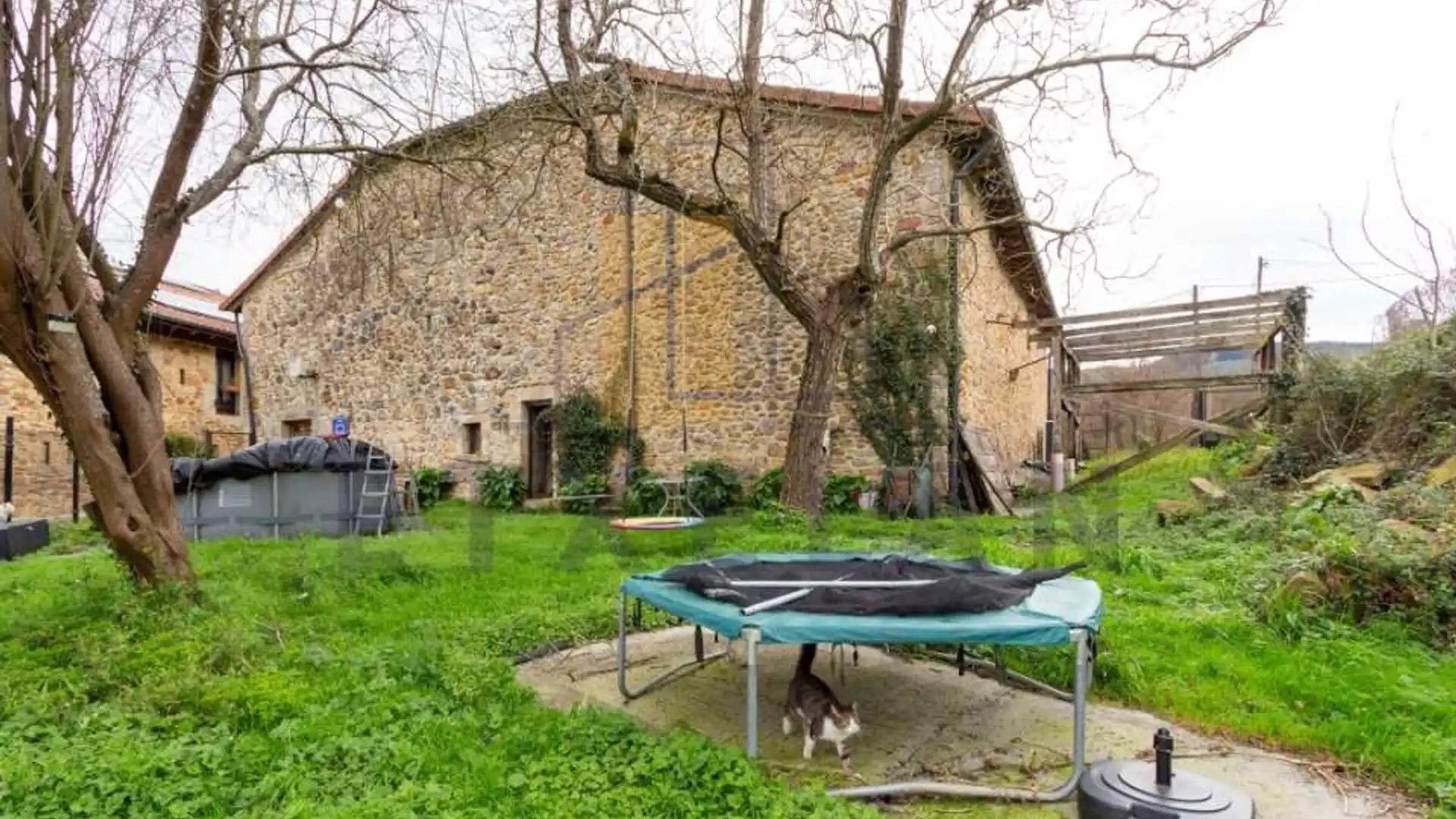 Jardín de Finca rústica en venta en Elorrio con Aire acondicionado, Calefacción y Jardín privado