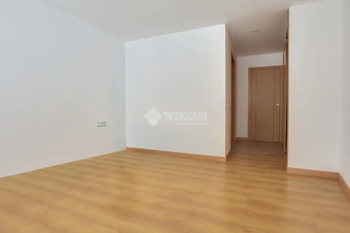 Habitación de Casa adosada en venta en Terrassa con Aire acondicionado, Terraza y Trastero