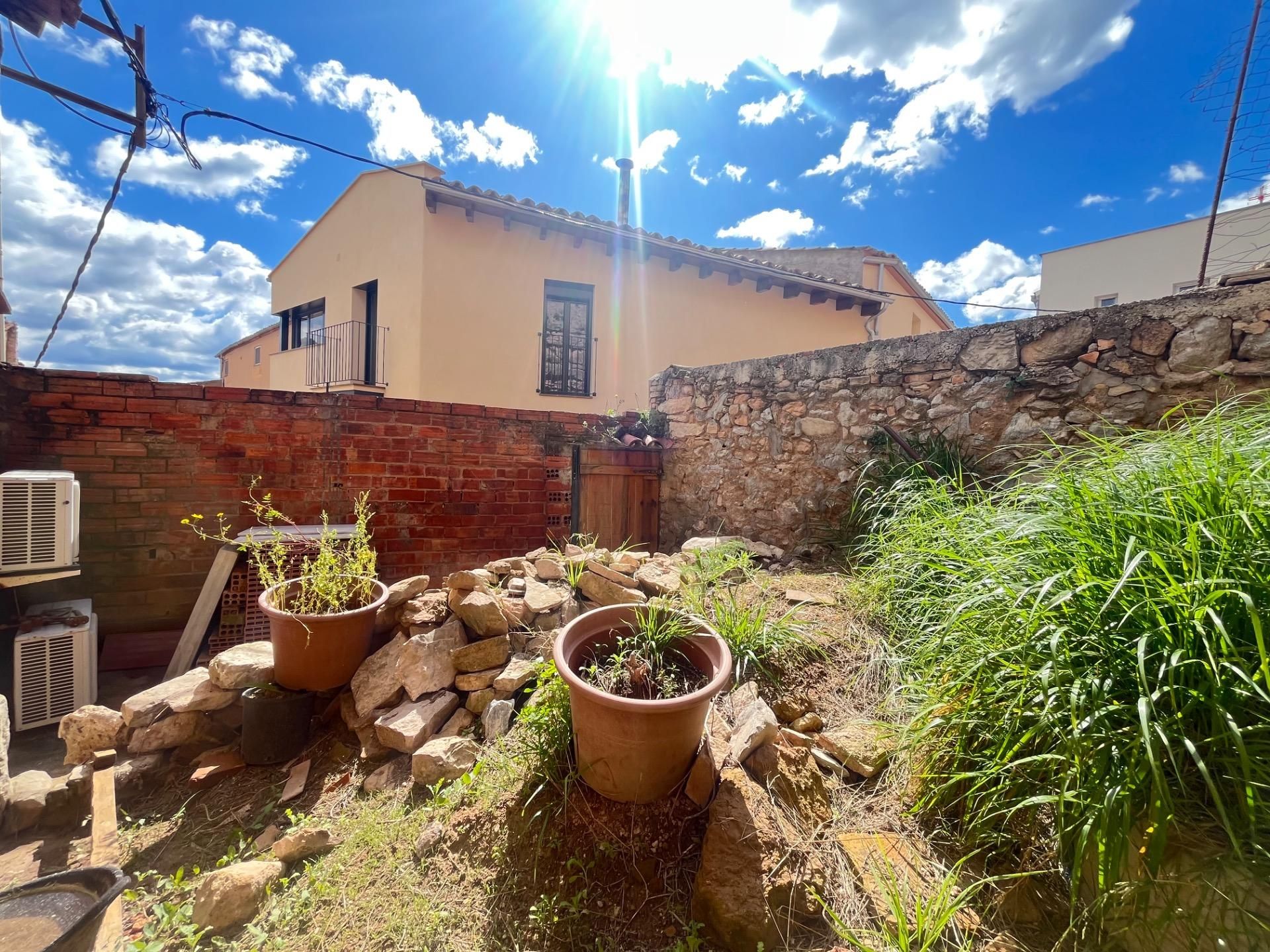 Jardí de Casa o xalet en venda en Sant Martí de Tous amb Calefacció, Jardí privat i Traster