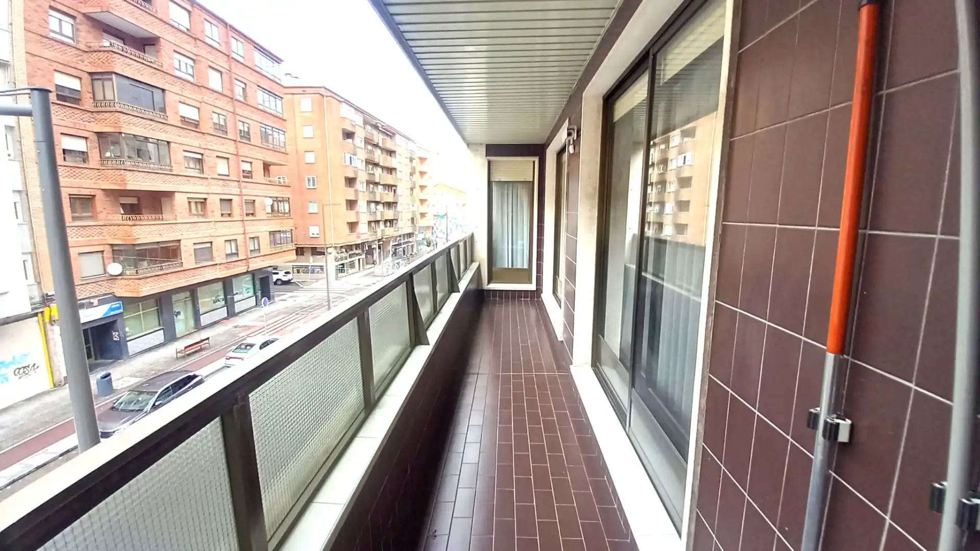 Vista exterior de Piso en venta en Aranda de Duero con Calefacción, Parquet y Terraza