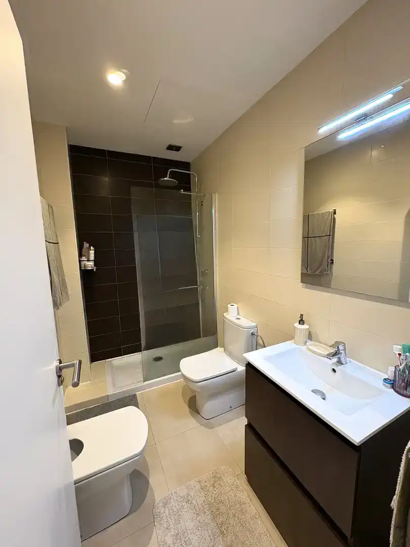 Bany de Apartament en venda en Tarragona amb Aire condicionat, Parquet i Moblat