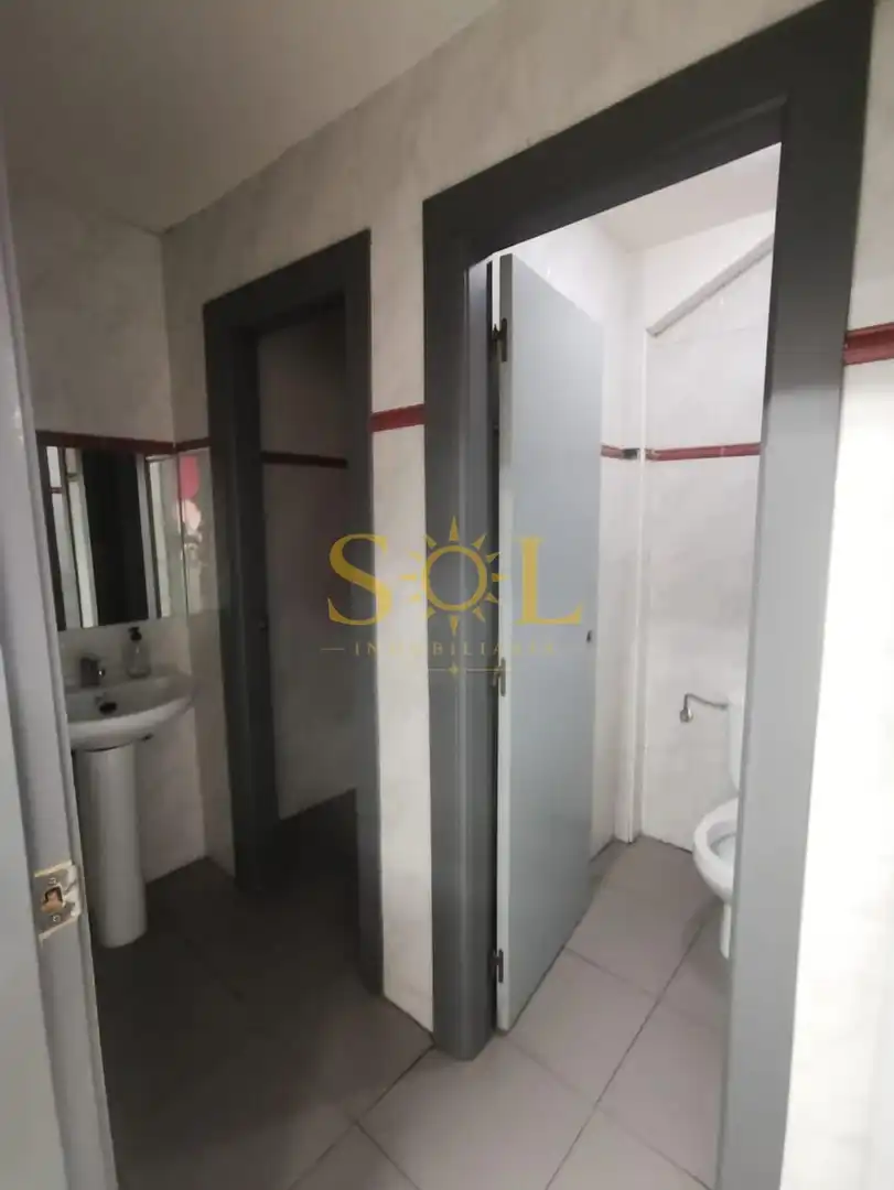 Local comercial en venda a Calle Alfonso V 11, imagen 24