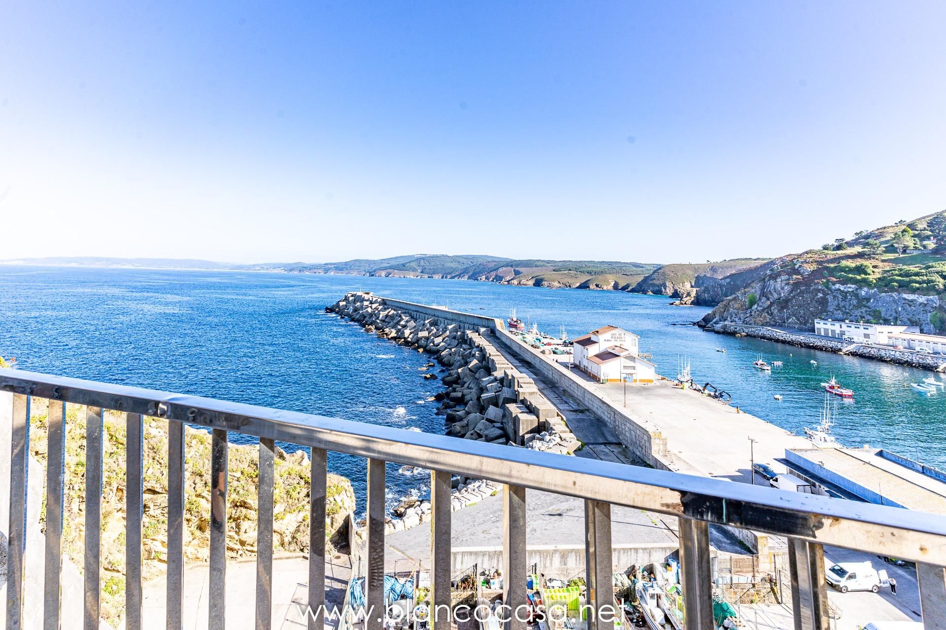 Vista exterior de Casa o xalet en venda en Malpica de Bergantiños amb Jardí privat