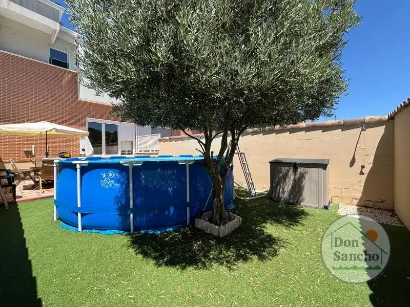 Piscina de Casa adosada en venta en Cabezón de Pisuerga con Calefacción, Jardín privado y Terraza