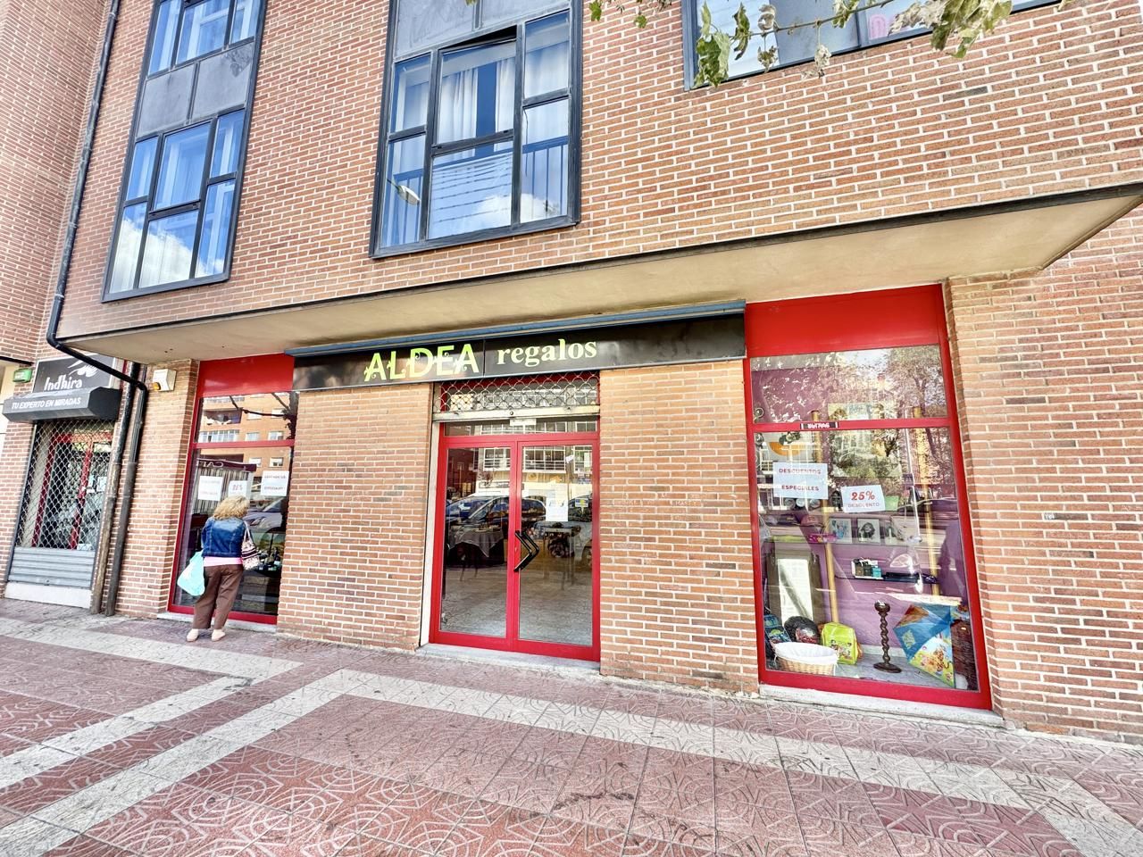 Local de lloguer a Juan Pablo Ii, Sónsoles