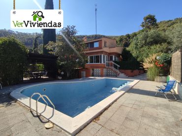 Casa amb balcó en venda a Torrelles de Llobregat