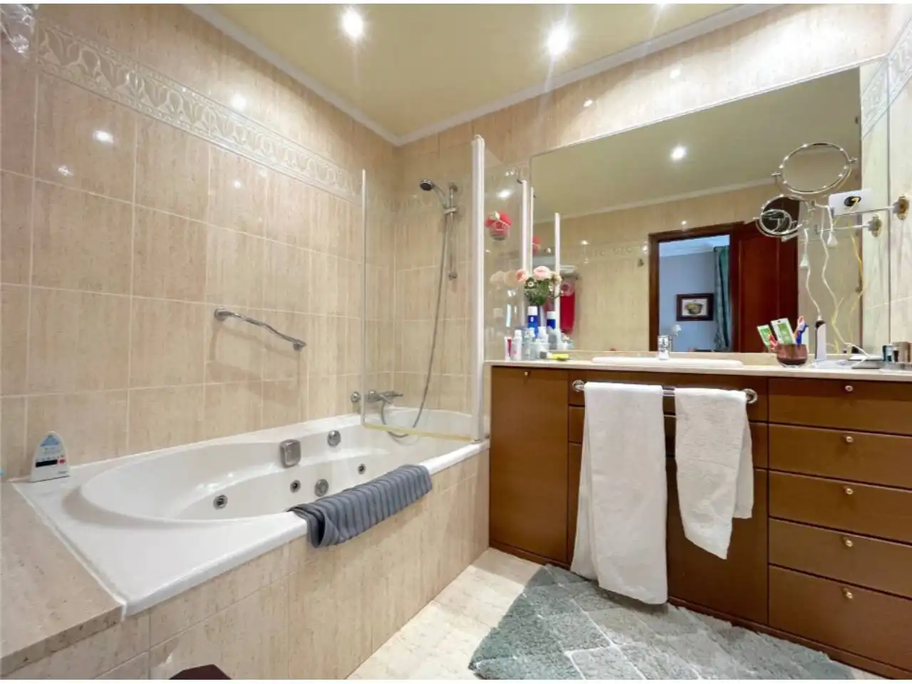 Bathroom of Houses for sale in Berango, Bizkaia