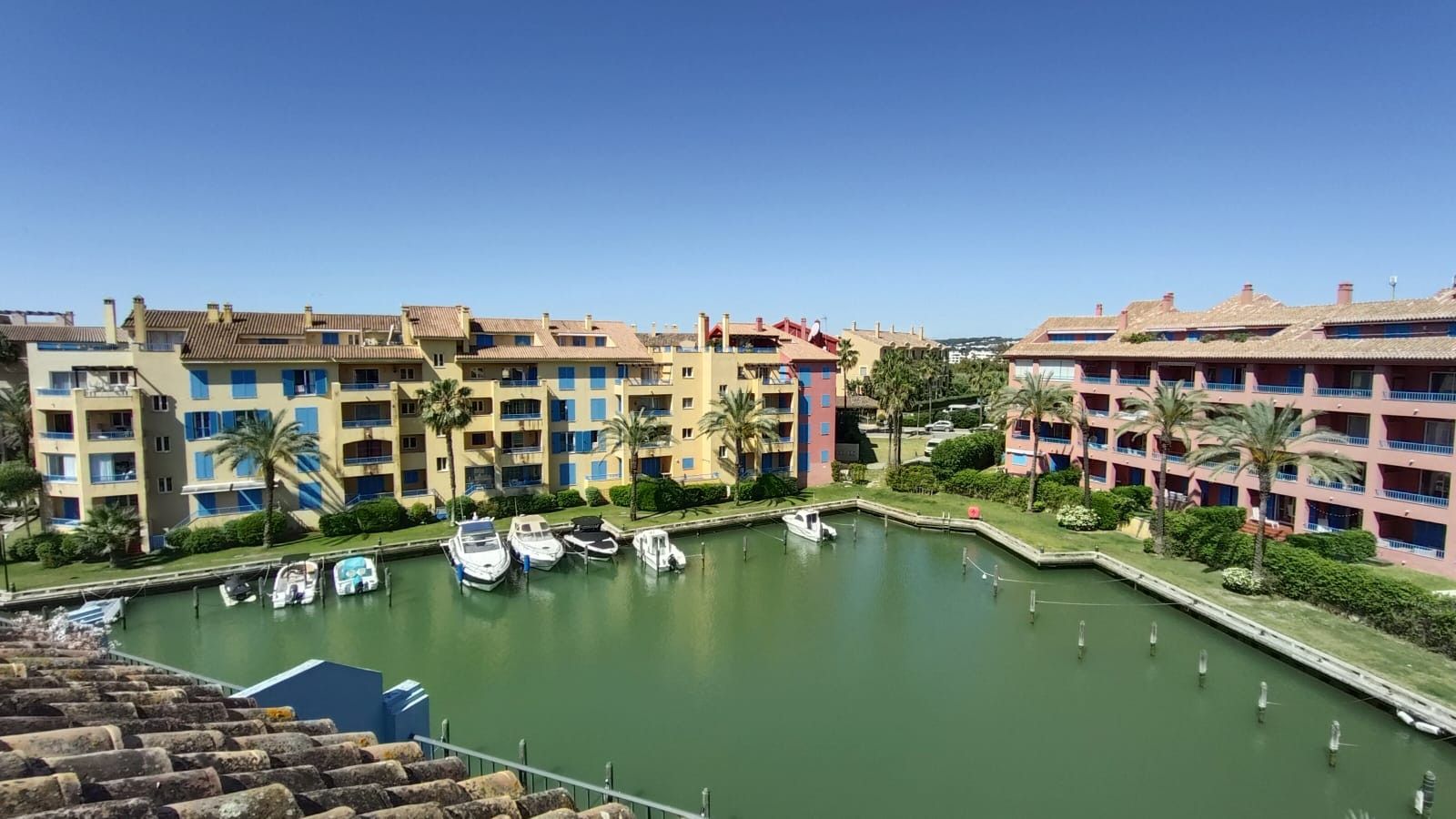 Exterior view of Attic for sale in Sotogrande  with Air Conditioner, Terrace and Storage room