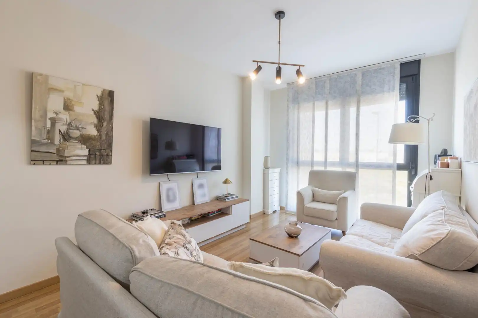 Sala de estar de Piso en venta en Armilla con Aire acondicionado, Calefacción y Piscina comunitaria