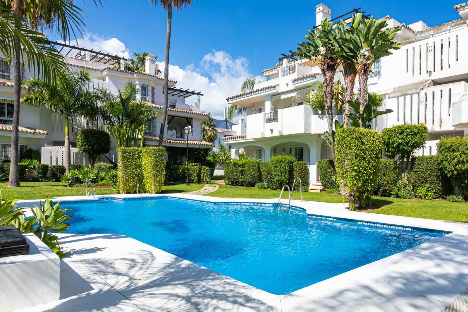 Vista exterior de Apartament de lloguer en Nueva Andalucía