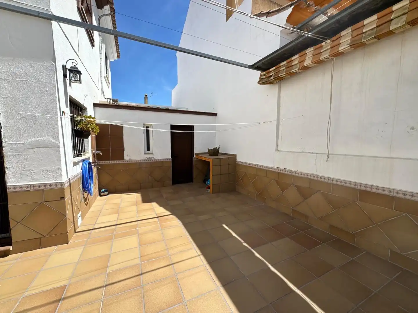 Exterior view of Detached homes for sale in Sanlúcar de Barrameda  with Air Conditioner and Storage room