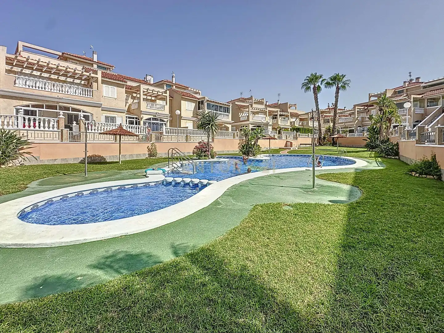 Jardín de Casa adosada en venta en Orihuela con Aire acondicionado, Jardín privado y Trastero