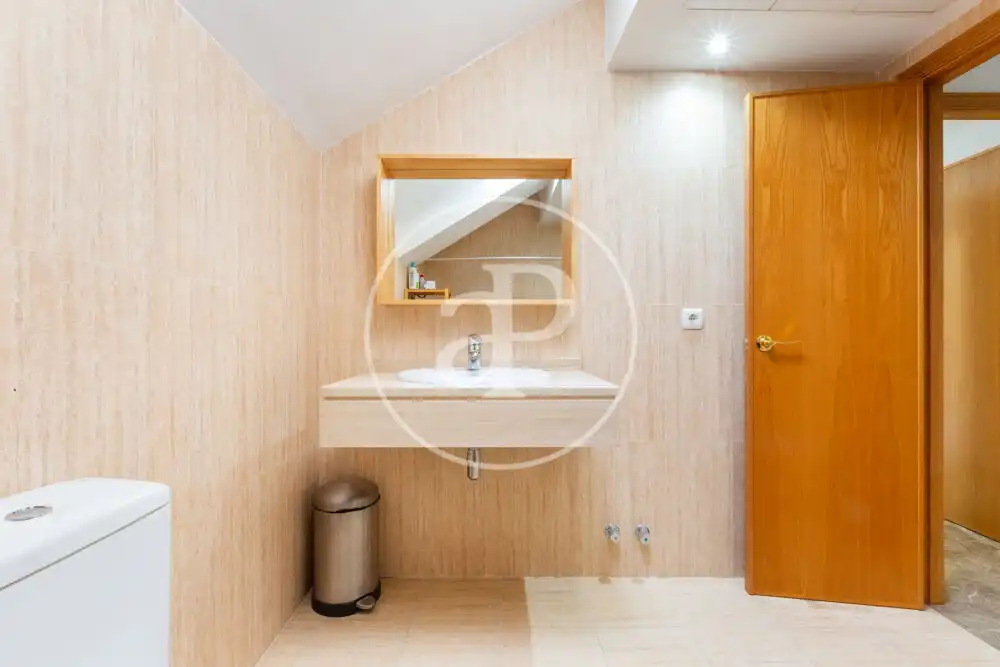Baño de Ático en venta en Bétera con Aire acondicionado, Calefacción y Jardín privado