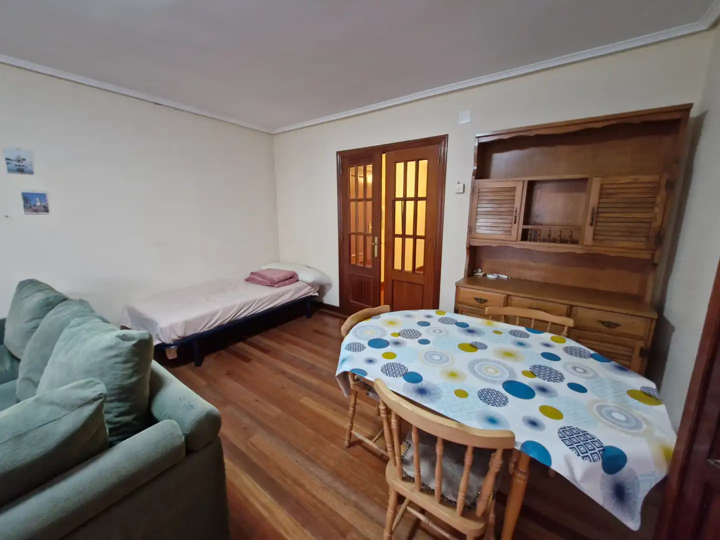 Sala de estar de Piso de alquiler en Valle de Mena con Calefacción, Parquet y Amueblado