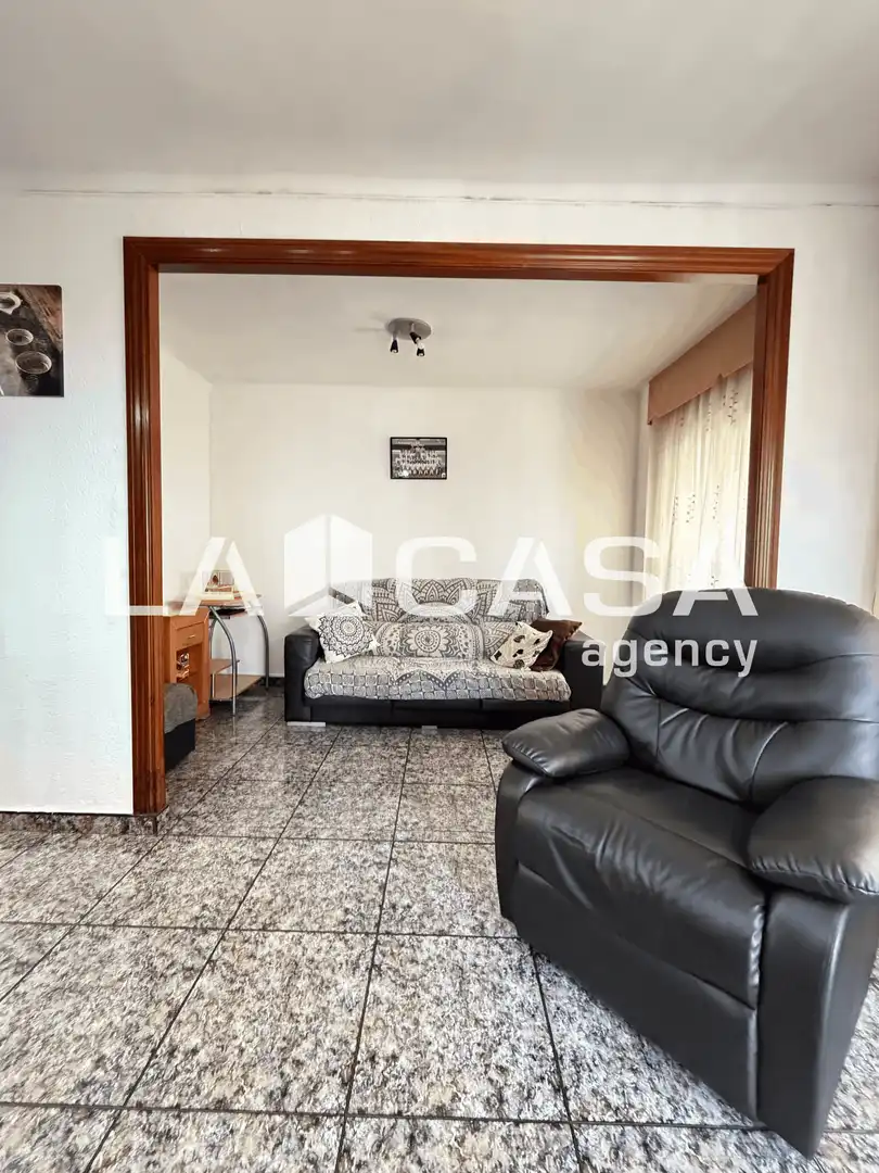 Sala d'estar de Pis en venda en Badalona amb Balcó