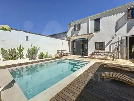 Vista exterior de Edifici en venda en Sant Jaume dels Domenys