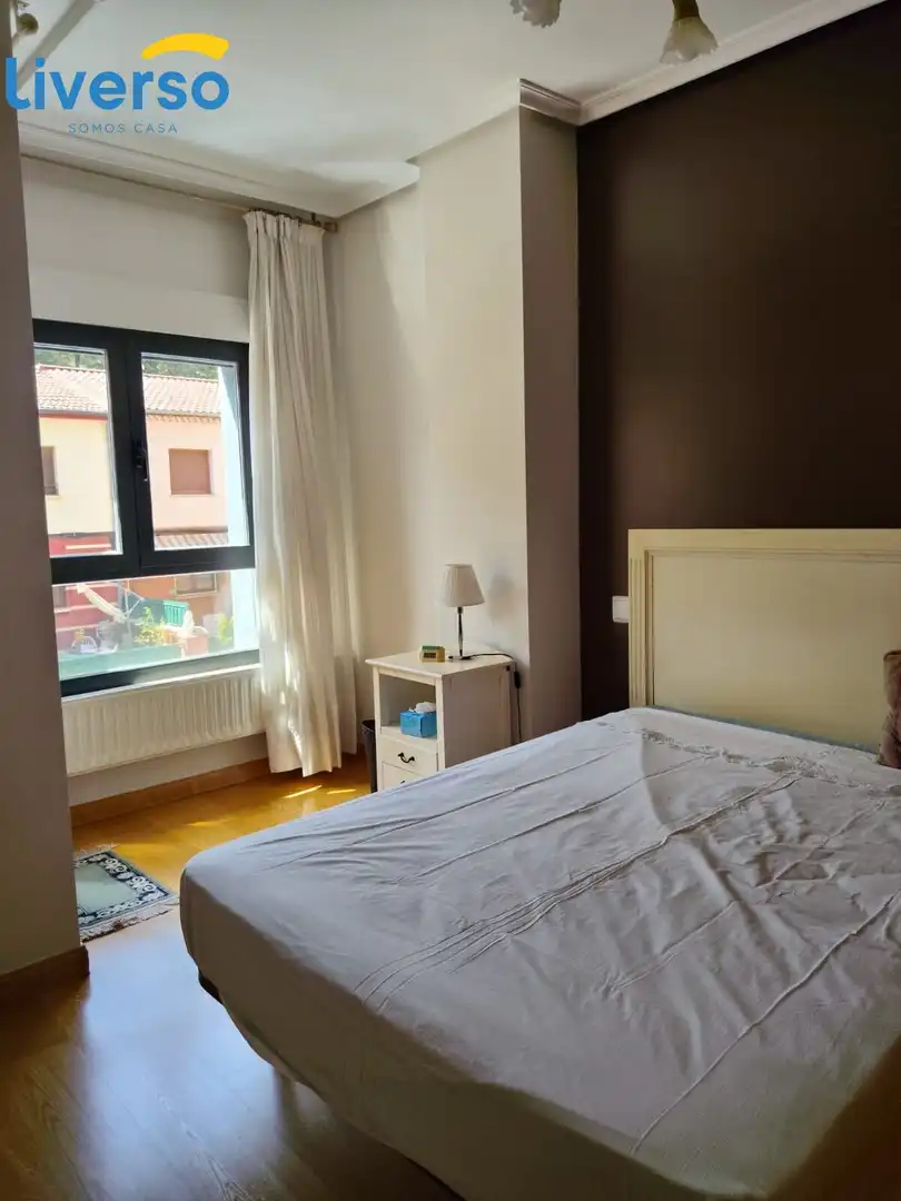 Bedroom of Flat for sale in Burgos  with Furnished