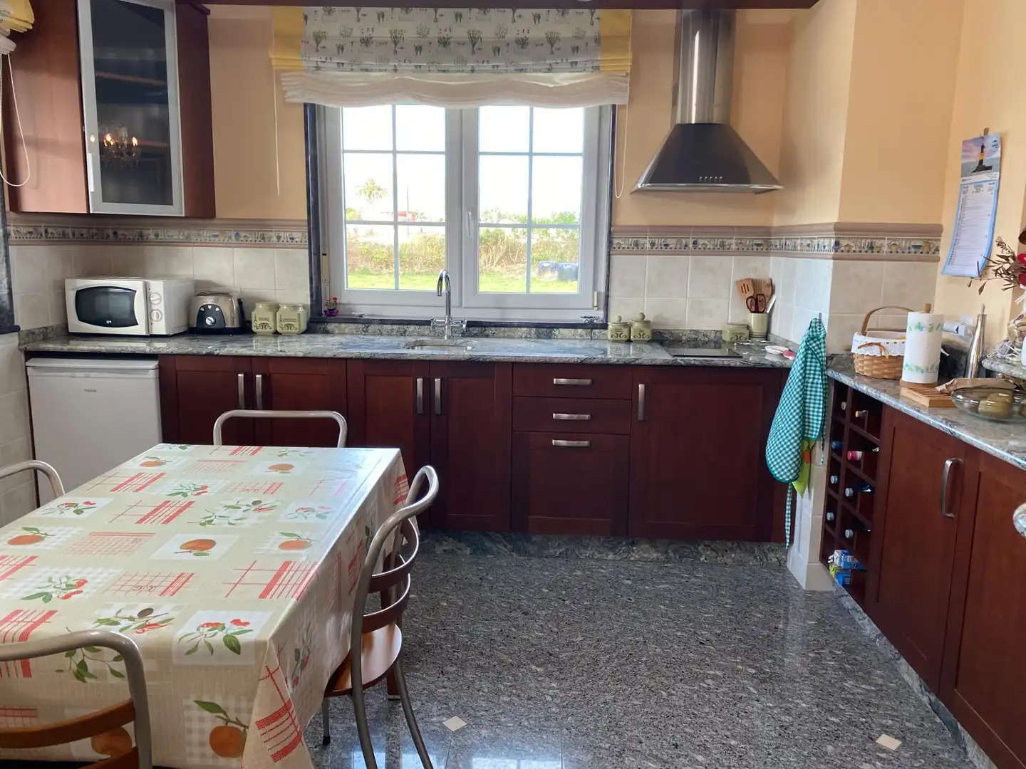 Cocina de Casa o chalet en venta en Foz con Calefacción, Jardín privado y Terraza