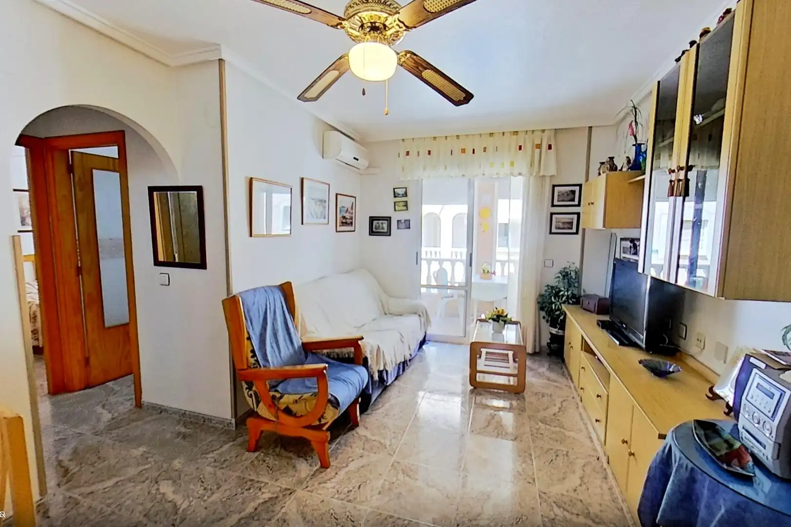 Apartamento con terraza en venta en Avenida Av. de Pinoso 12