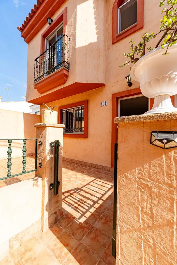 Houses for sale in Redován, Alicante