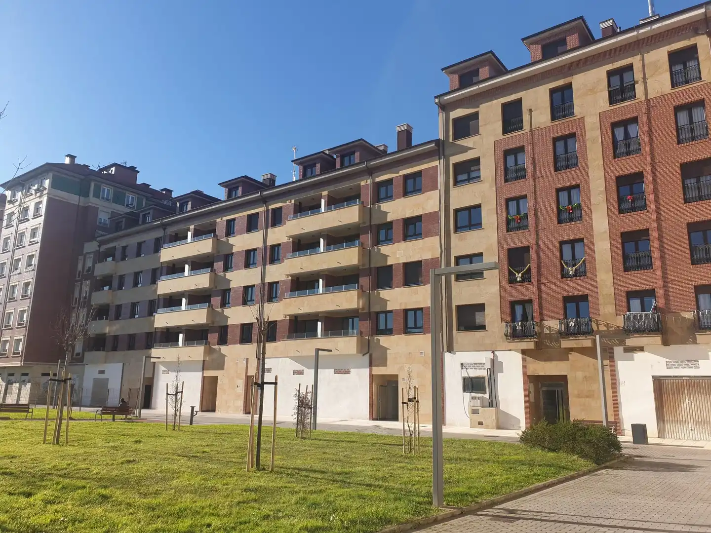 Commercial properties for sale in Avenida de Oviedo, 74, Lugones