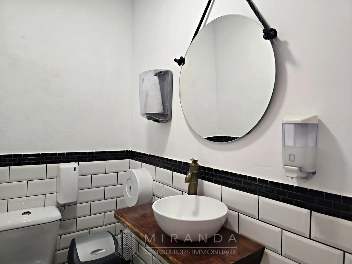 Business premises for transfer in Carrer de Sant Jaume, imagen 23