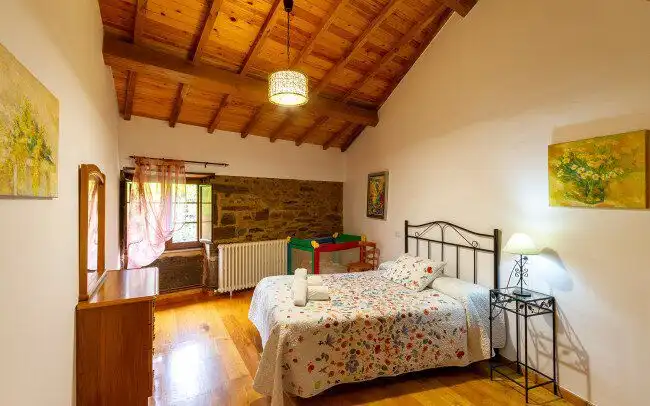 Dormitori de Casa o xalet en venda en Sober amb Calefacció, Jardí privat i Terrassa