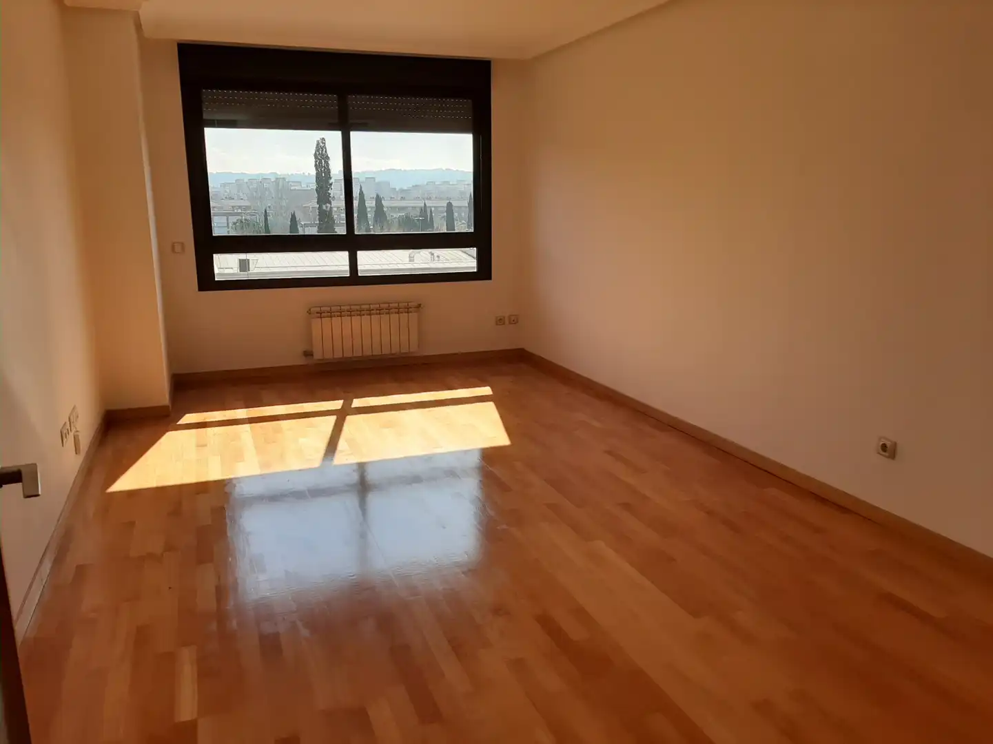 Habitación de Piso de alquiler en Alcalá de Henares con Aire acondicionado, Calefacción y Jardín privado