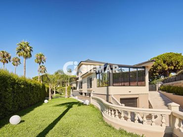Villa con piscina in vendita a Vistahermosa - Fuentebravía