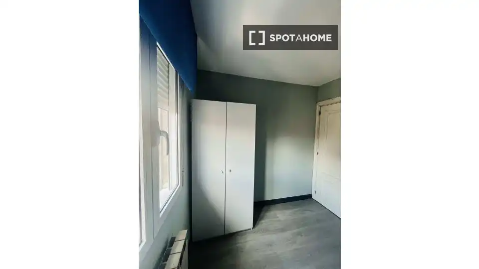 Habitación de Apartamento para compartir en Zaragoza con Aire acondicionado, Calefacción y Terraza