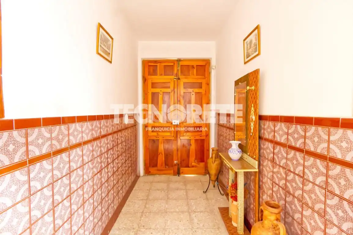 Casa adosada en venta en Consuegra con Jardín privado