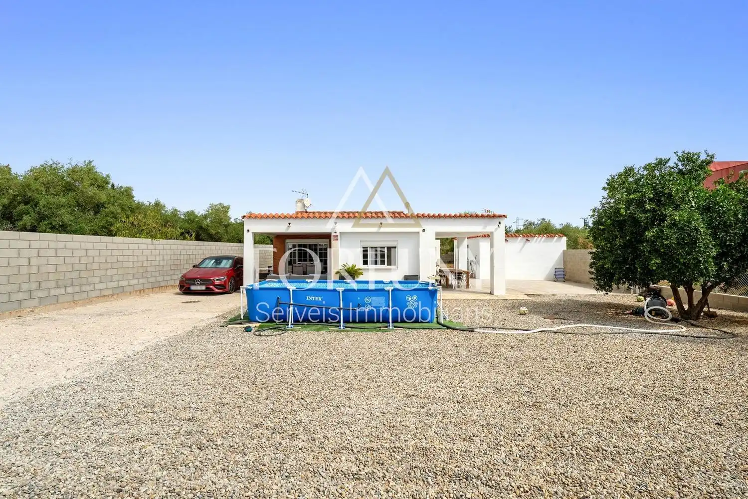 Casa amb piscina en venda a N 1