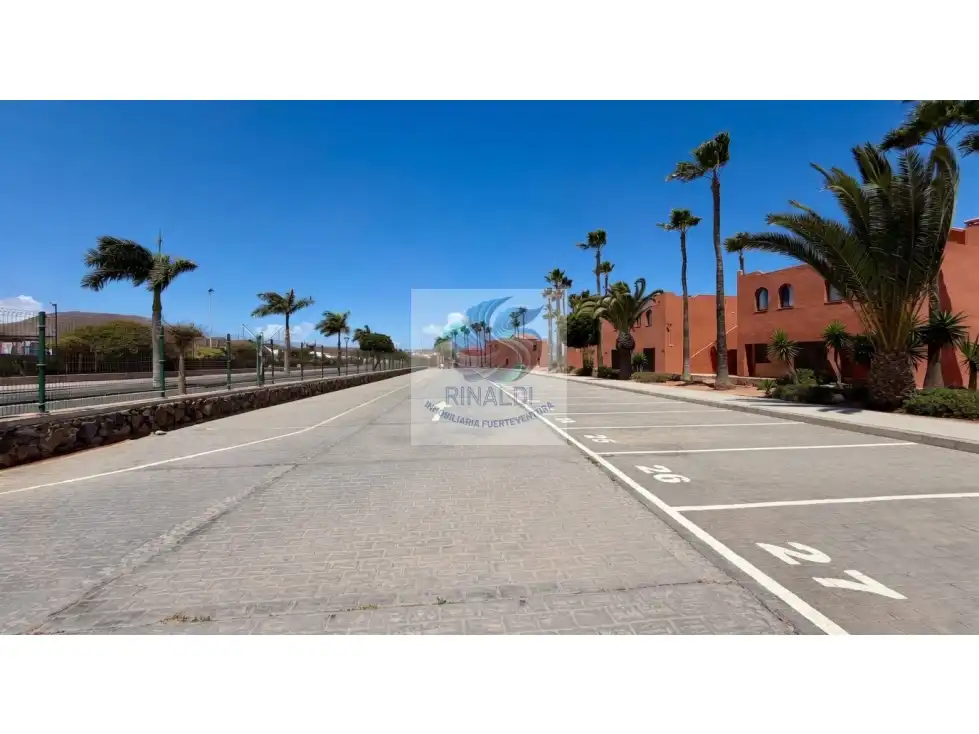 Vista exterior de Apartamento en venta en La Oliva con Terraza, Piscina y Amueblado