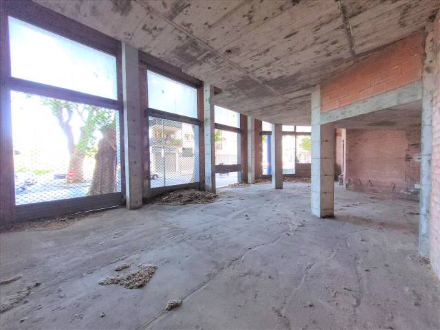 Local comercial en Venta en Joncols, 2, -1 en Eixample - Horta Capallera