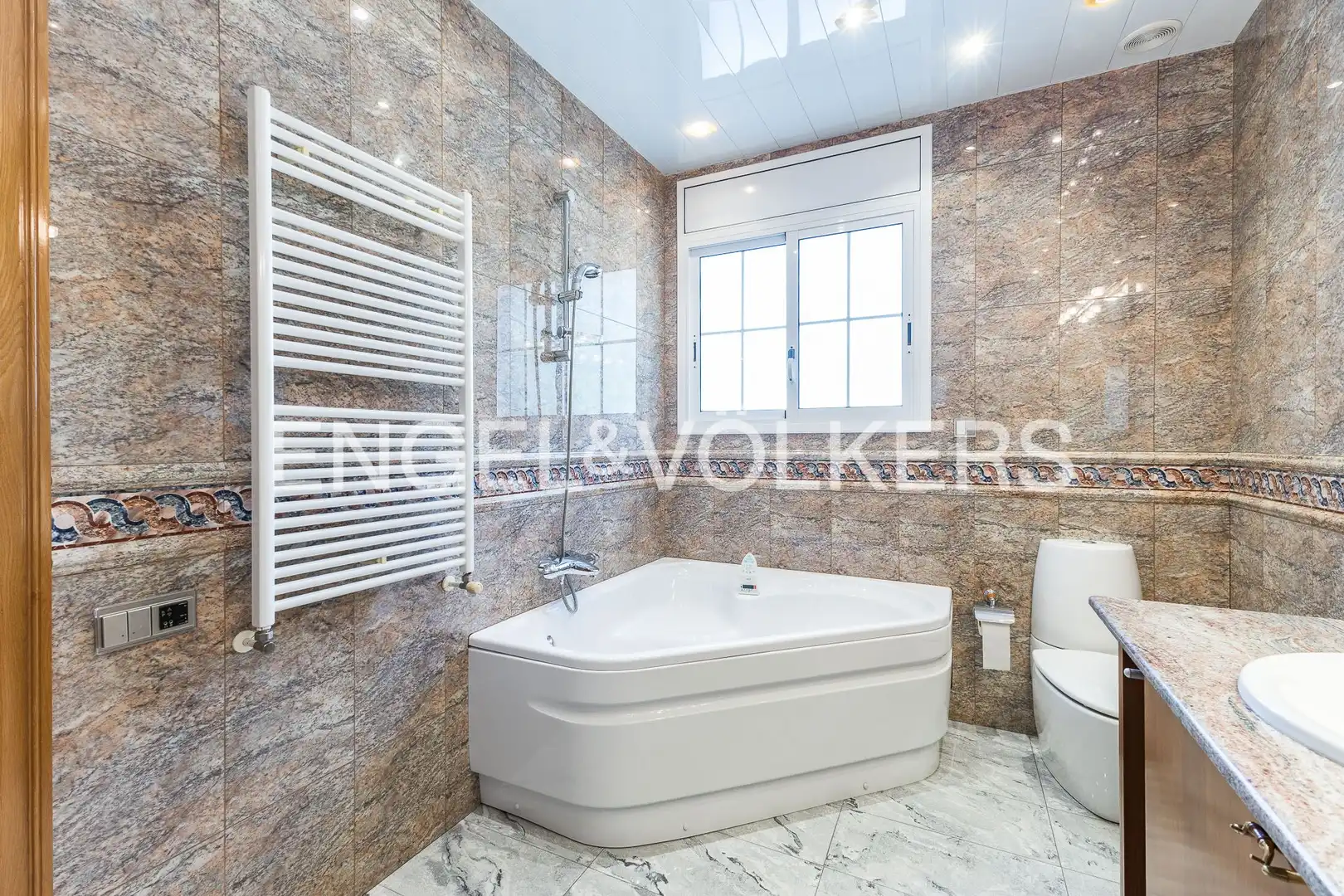 Baño de Casa o chalet en venta en Molins de Rei con Aire acondicionado, Calefacción y Jardín privado