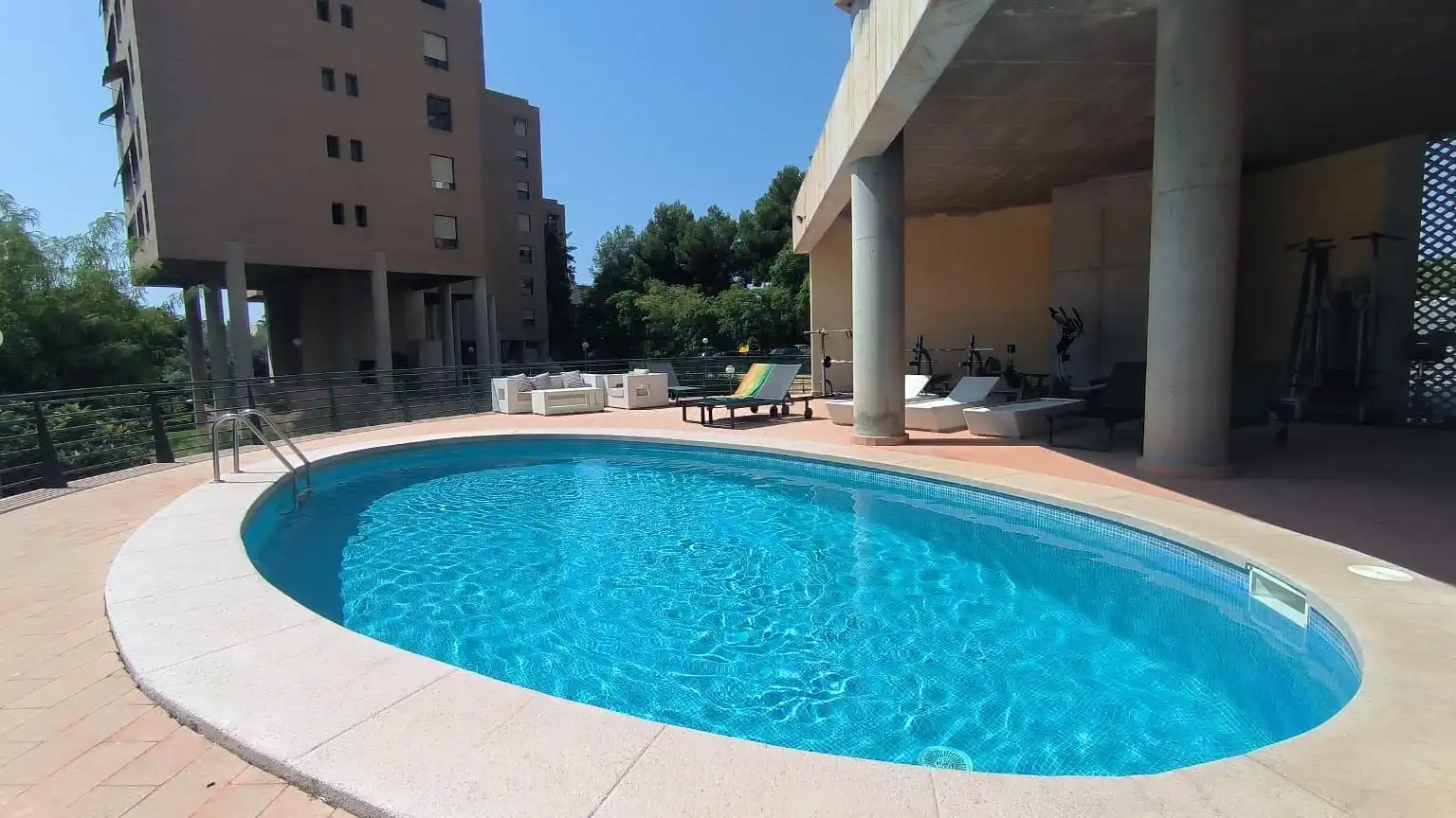 Piscina de Apartament en venda en Benidorm amb Aire condicionat, Calefacció i Terrassa