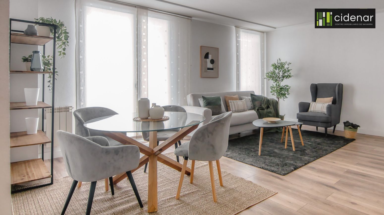 Sala d'estar de Pis en venda en Egüés amb Calefacció, Jardí privat i Parquet