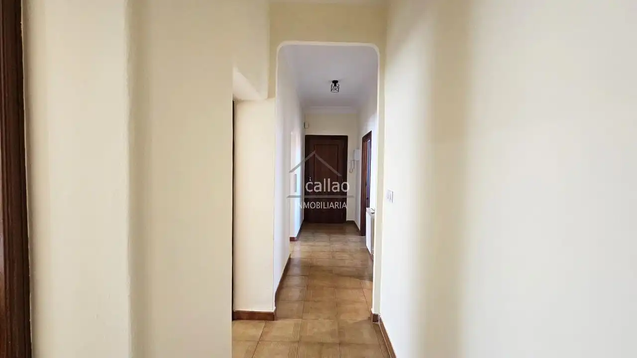 Piso de alquiler en Ferrol con Calefacción y Amueblado