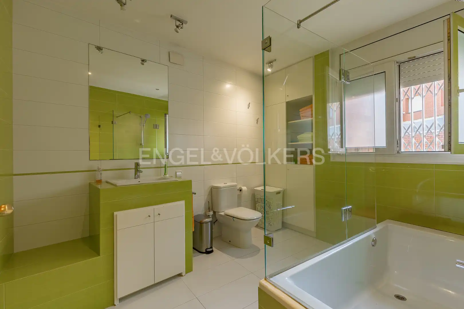 Baño de Casa o chalet de alquiler en Sant Vicenç de Castellet con Calefacción, Piscina y Amueblado