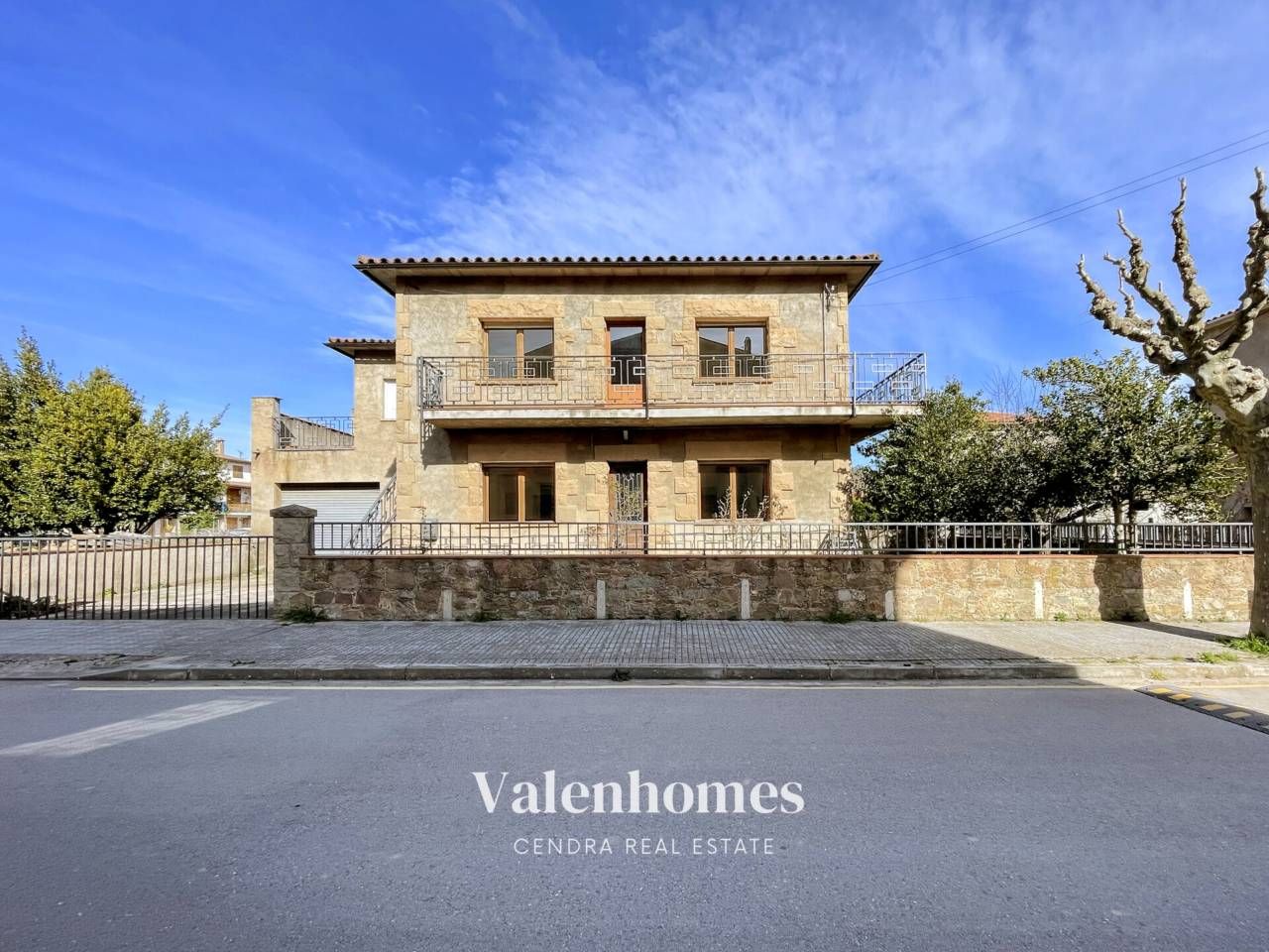 Vista exterior de Casa o chalet en venta en L'Estany con Calefacción, Jardín privado y Terraza