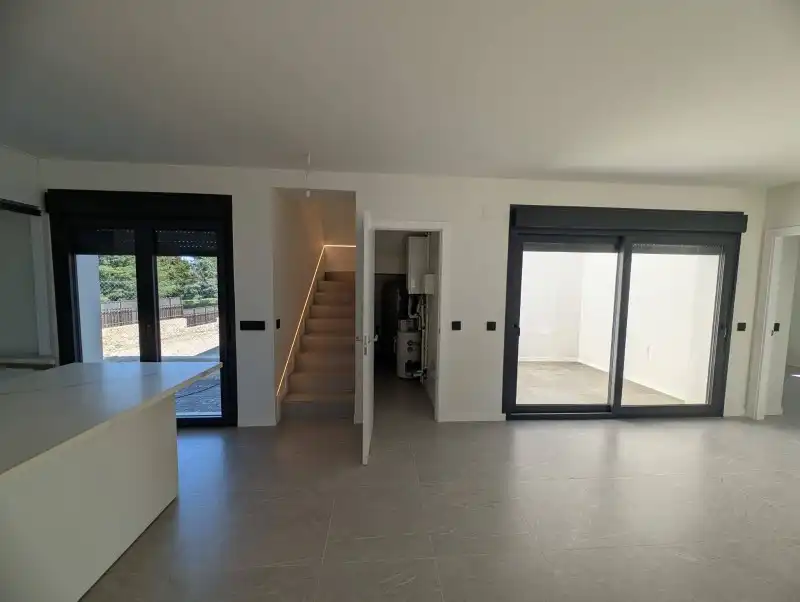Casa adosada en venta en El Espinar con Calefacción y Terraza