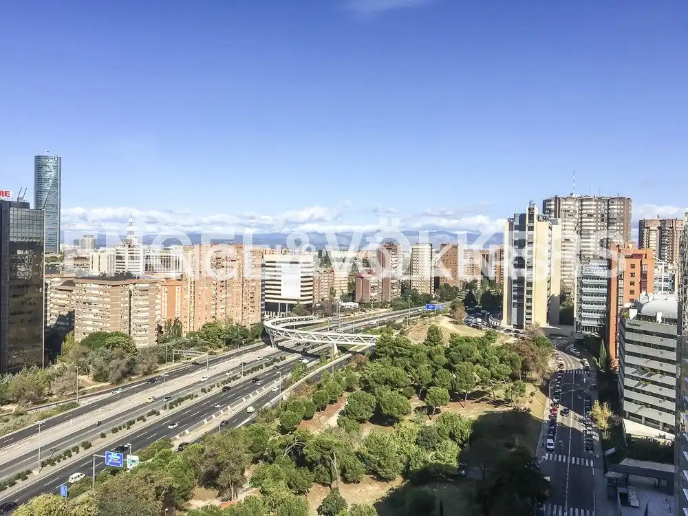 Vista exterior de Pis en venda en Madrid amb Aire condicionat, Calefacció i Traster